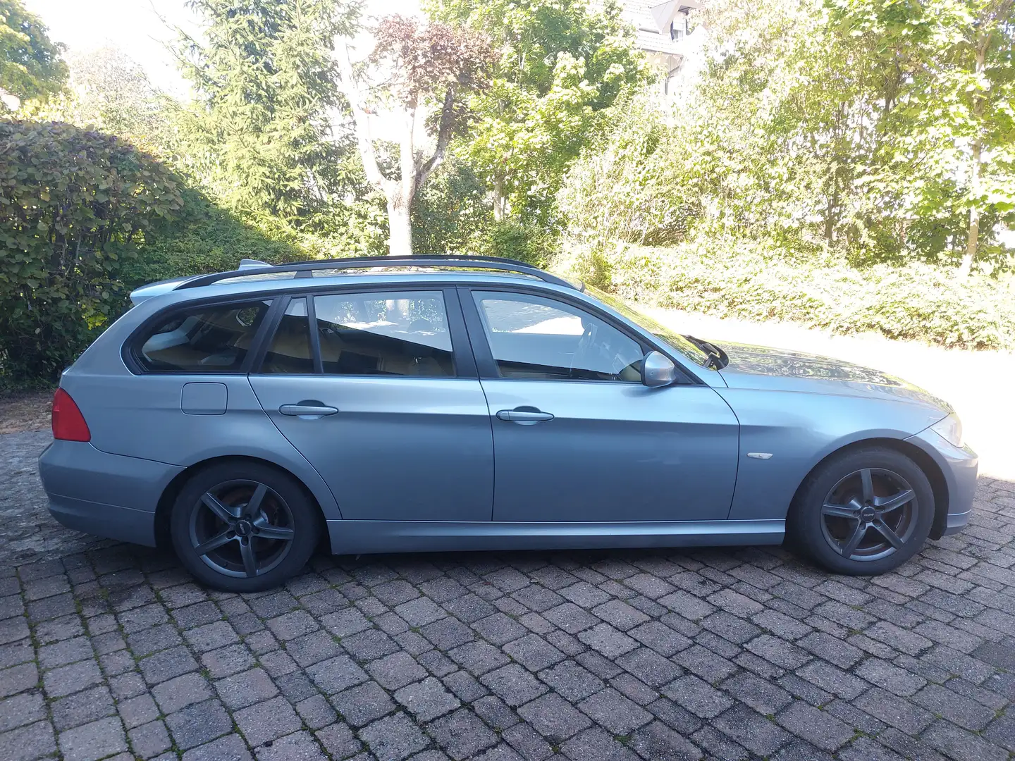 BMW 318 318d DPF Touring Blau - 2