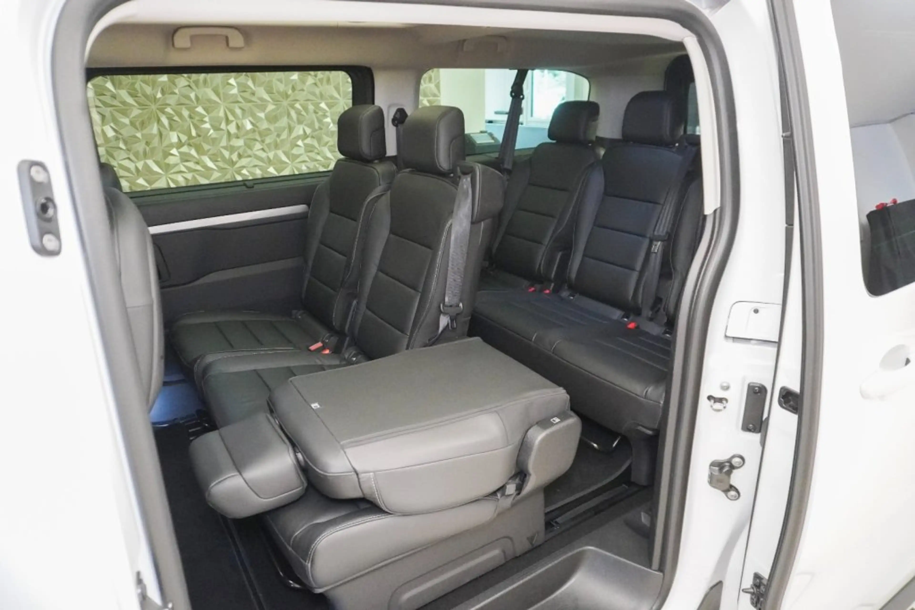Citroen Spacetourer LÄNGE XL BlueHDi 180 S&S EAT8 Business Lounge — photo 14