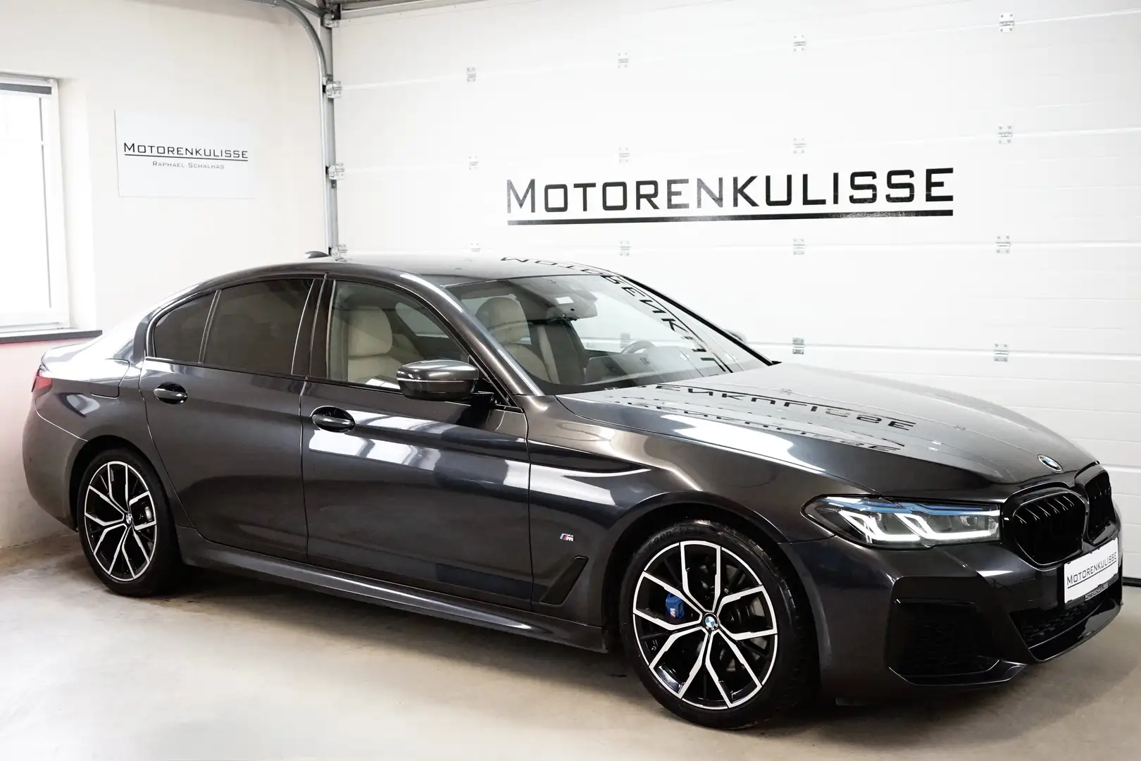 BMW 520 d xDrive M Sport Aut. - LASER - AHK - Memory Grau - 1