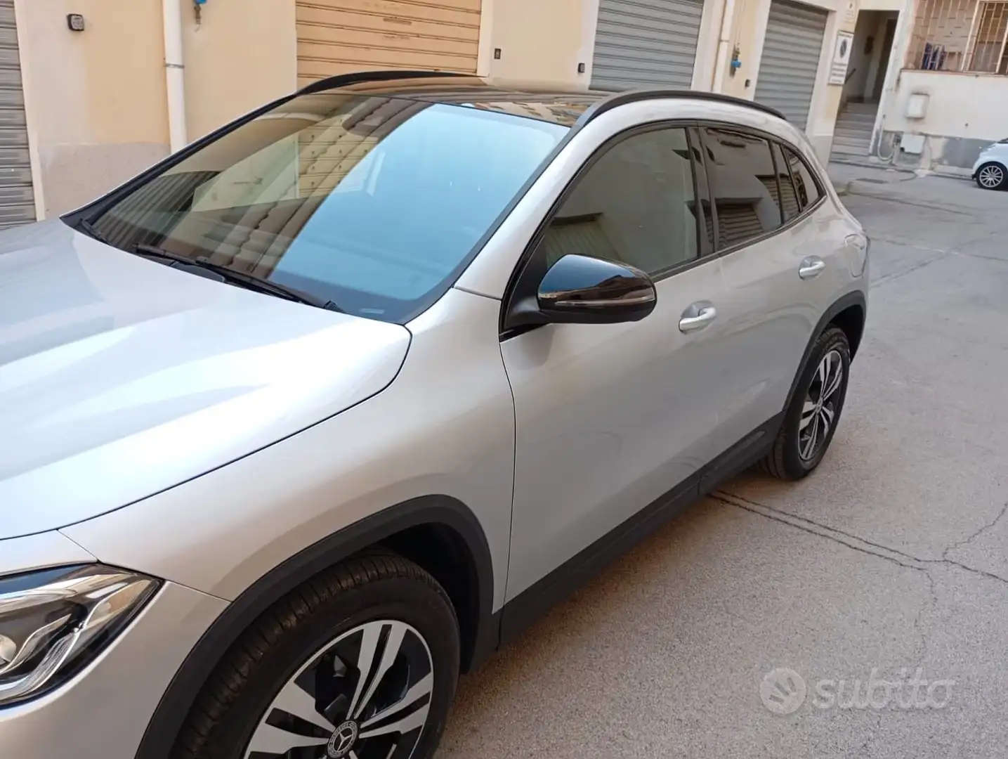 Mercedes-Benz GLA 200 GLA 200 d Executive auto Argento - 2