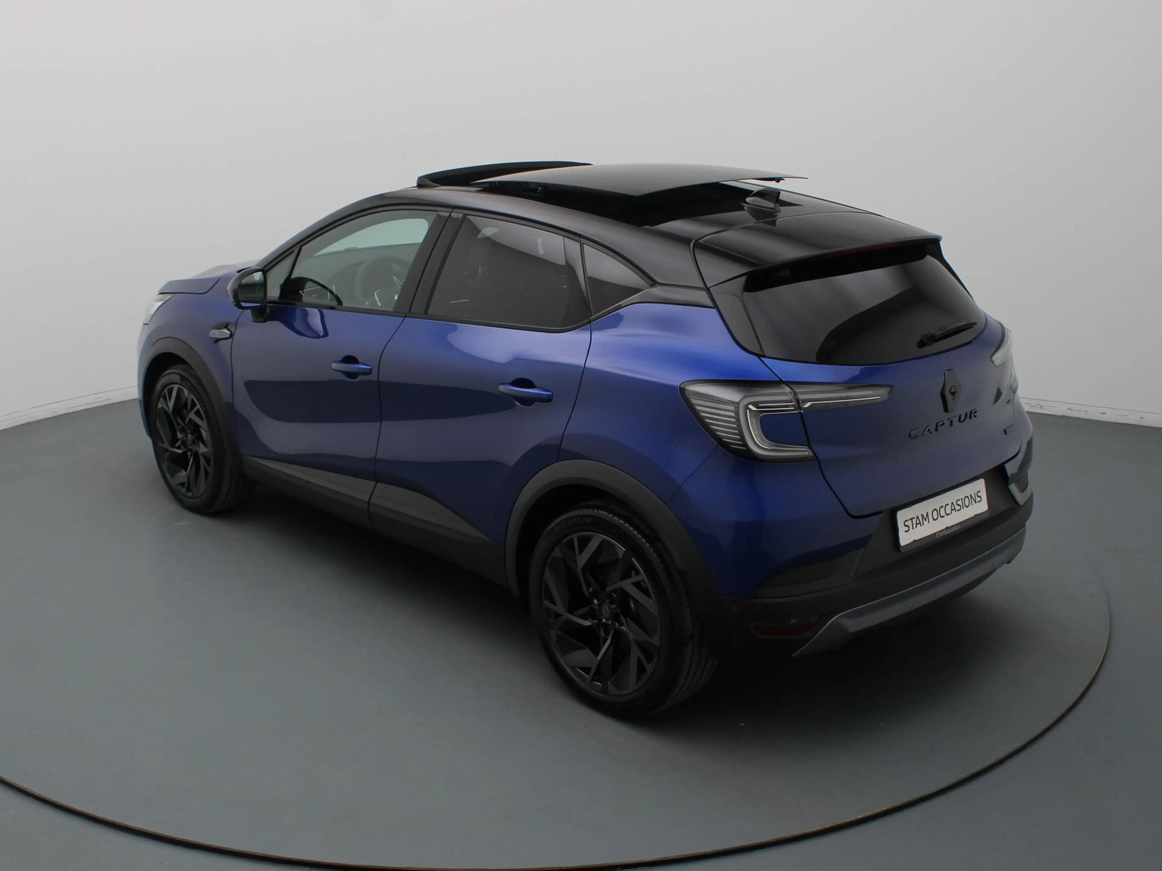 Renault Captur 160pk E-Tech full hybrid esprit Alpine Apple Carpl — photo 13