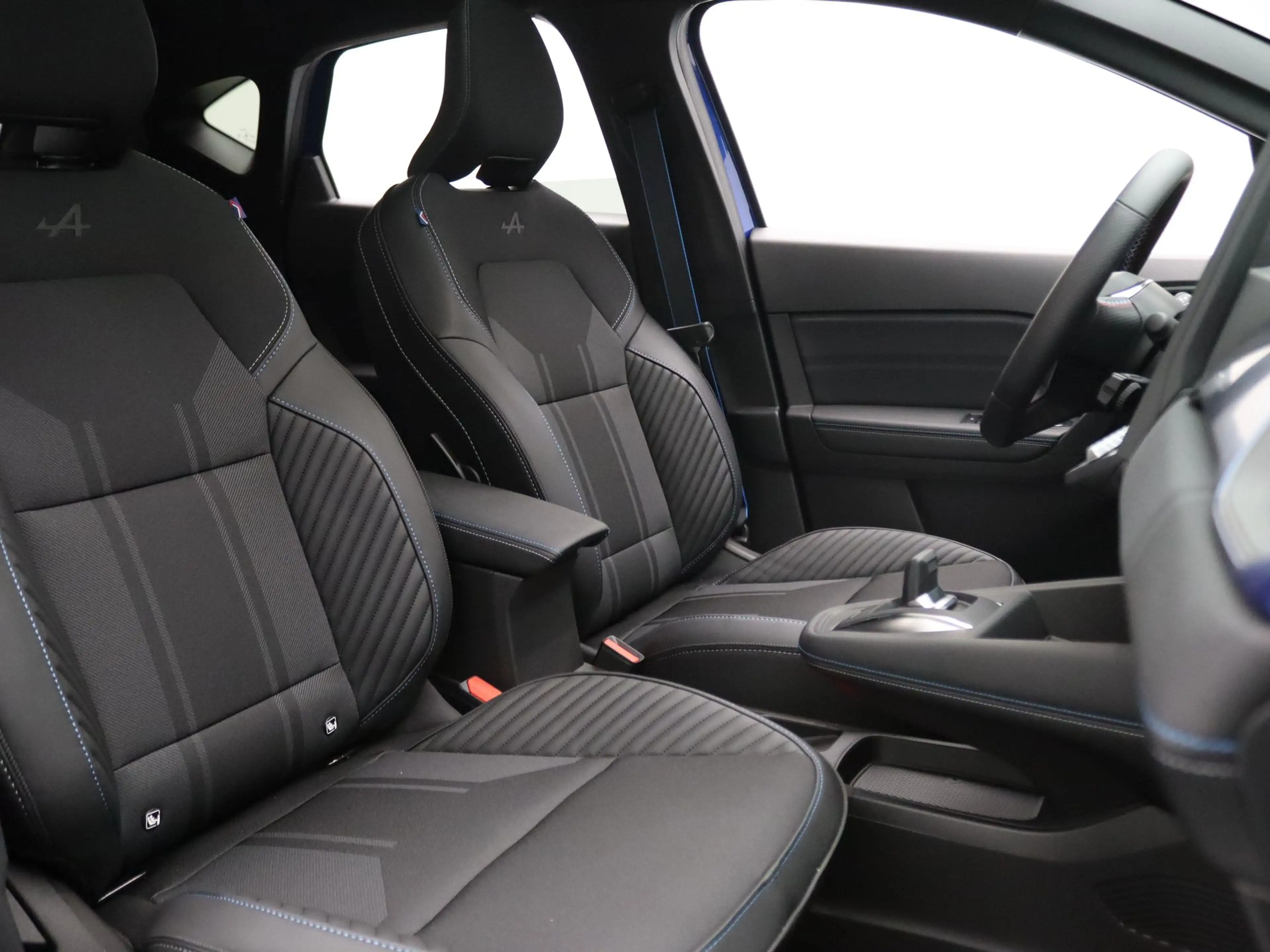Renault Captur 160pk E-Tech full hybrid esprit Alpine Apple Carpl — photo 35