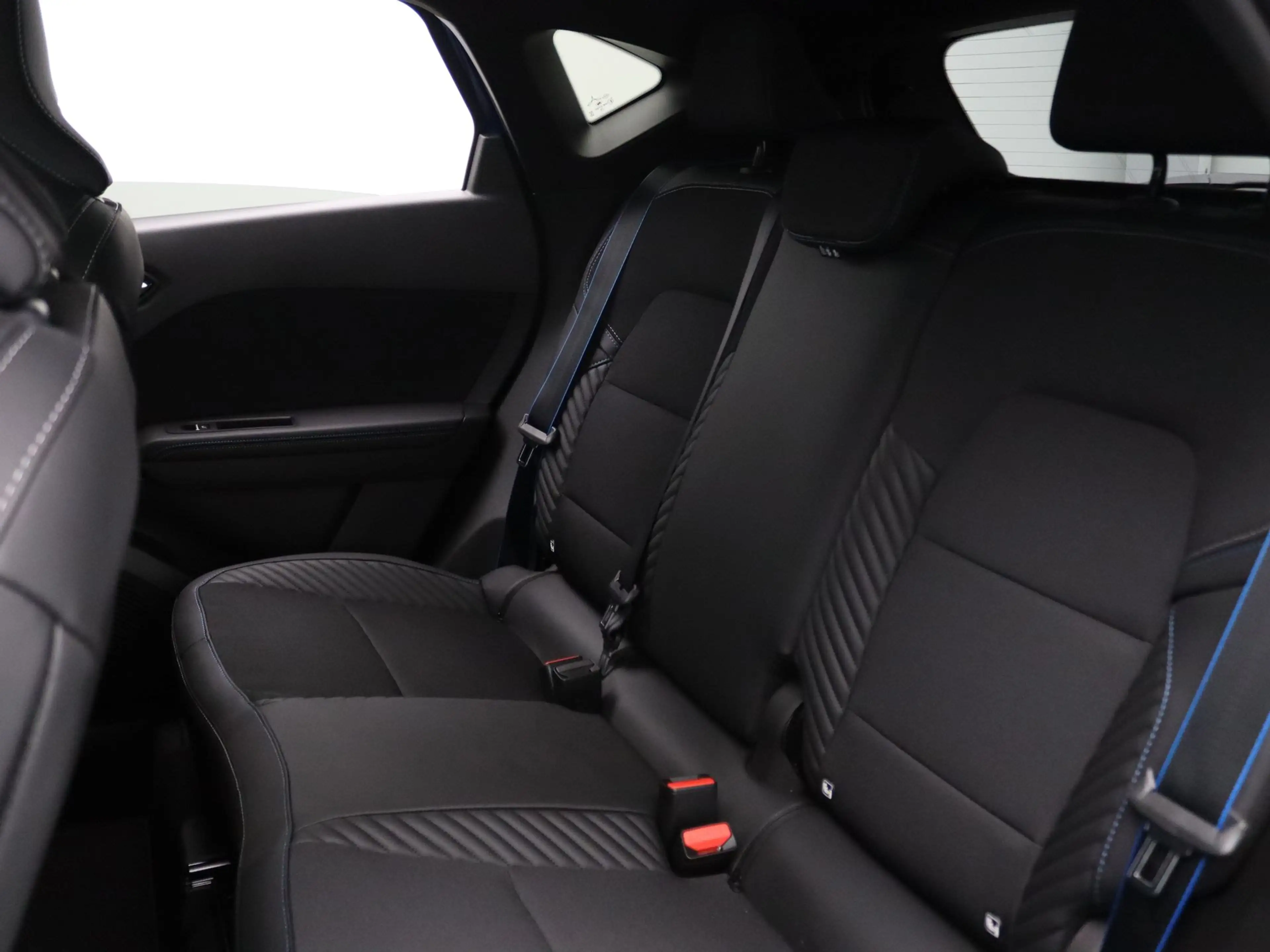 Renault Captur 160pk E-Tech full hybrid esprit Alpine Apple Carpl — photo 32