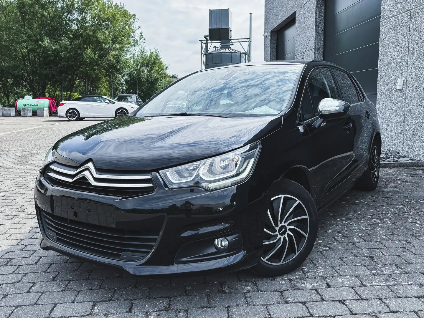 Citroen C4 MARCHAND OU EXPORT ! C4 1.6BlueHDi, GPS, Clim Schwarz - 1