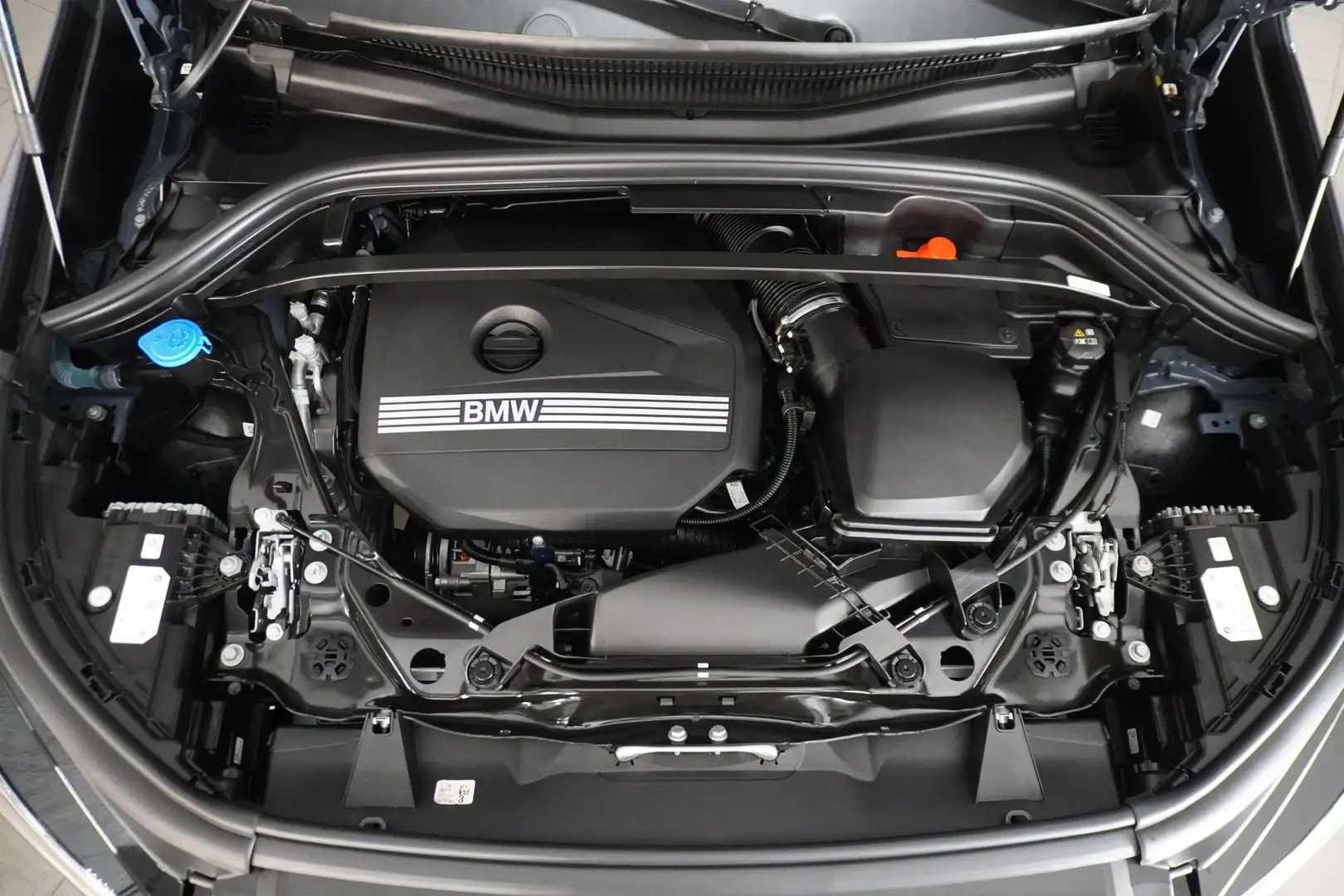 BMW X1 sDrive18i Grau - 2
