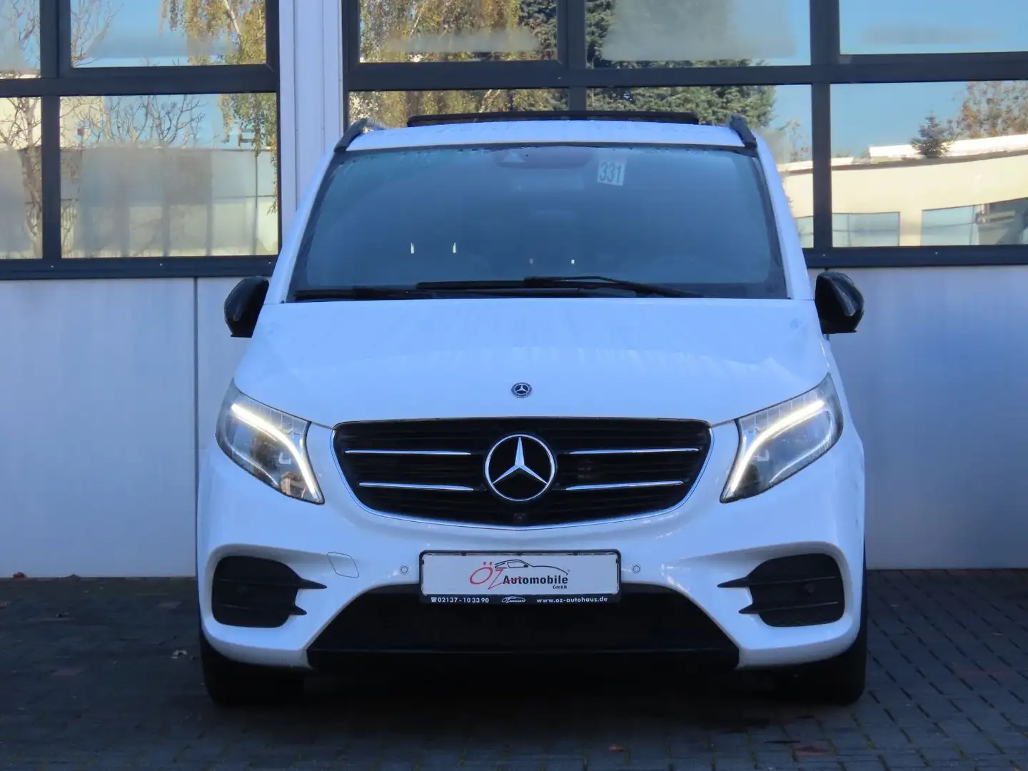 Mercedes-Benz V 250 d Aut. Avantgarde AMG Line lang Night Pano White - 2