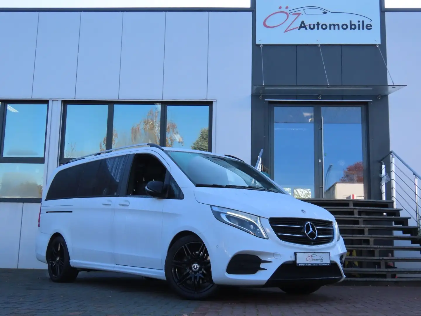Mercedes-Benz V 250 d Aut. Avantgarde AMG Line lang Night Pano White - 1