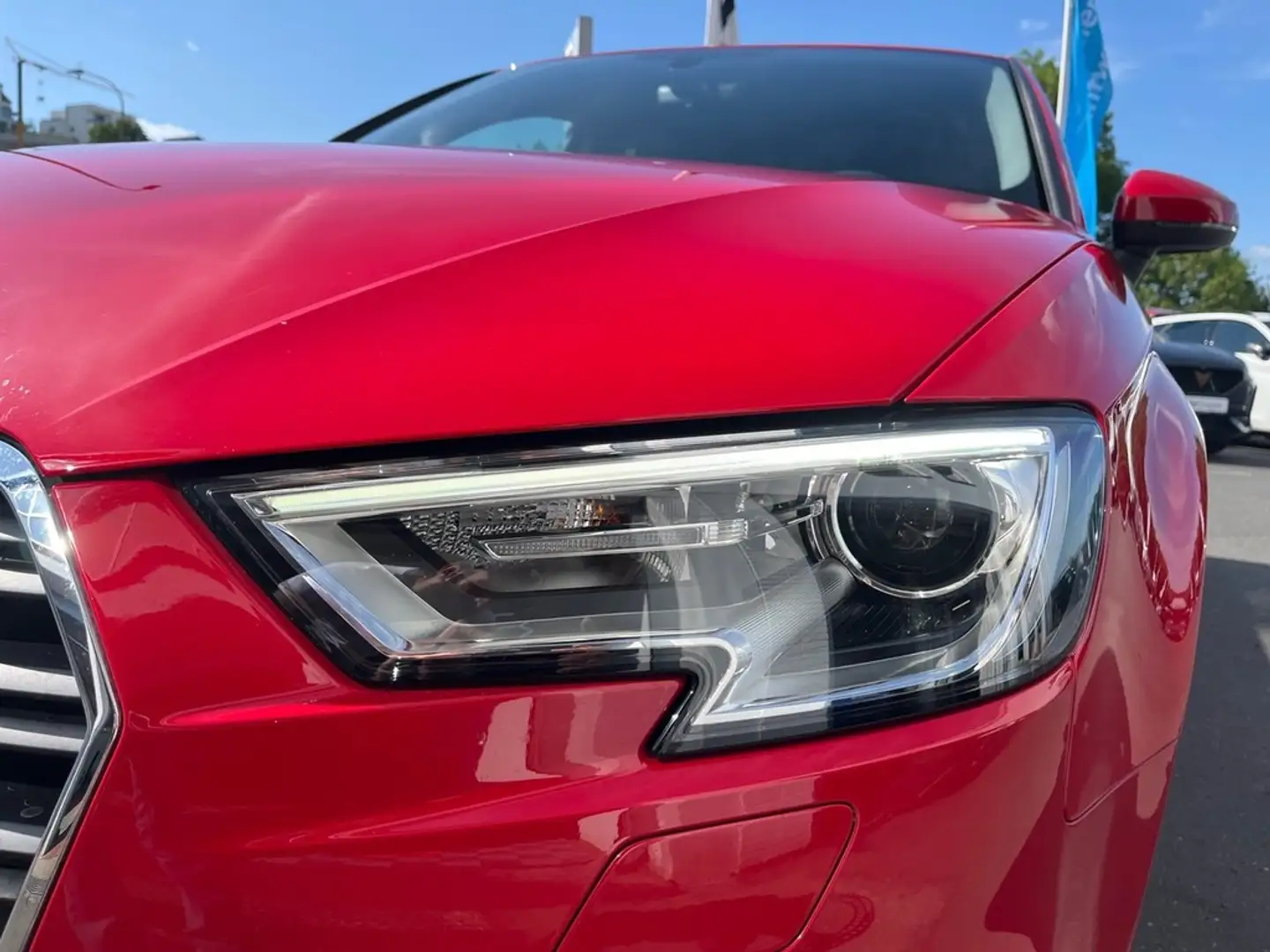 Audi A3 Sportback 1.0 TFSI Rood - 2