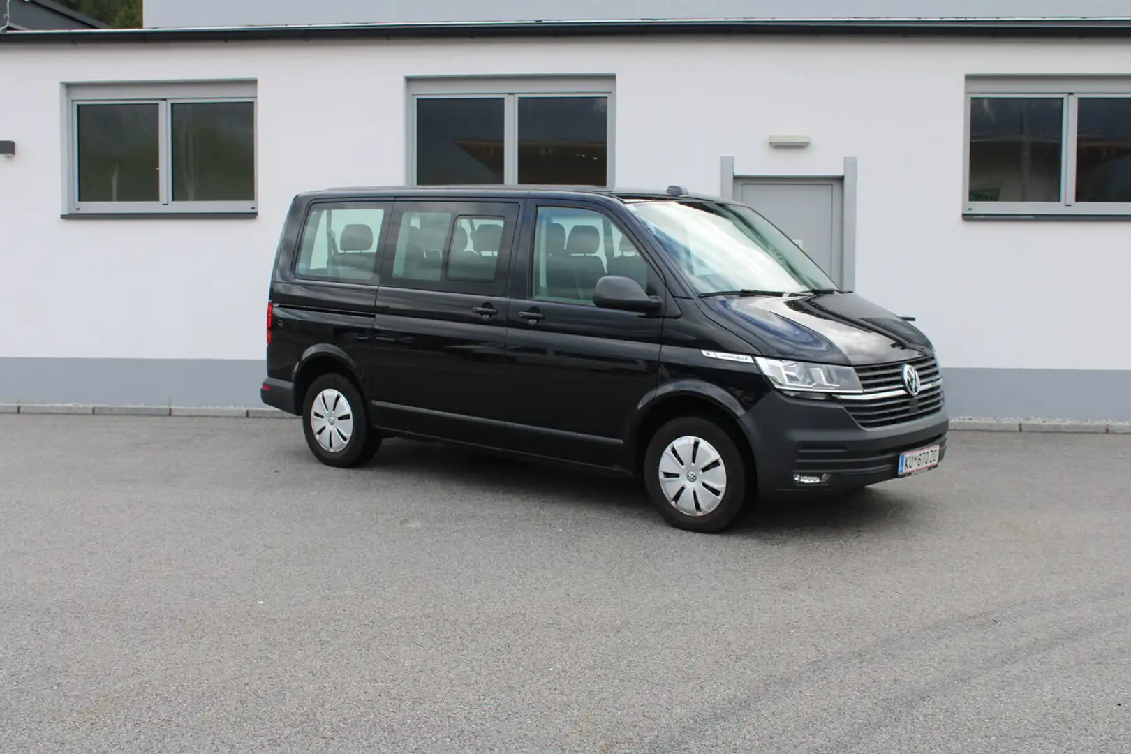 Volkswagen T6.1 Caravelle VW Kombi T6.1 Caravelle Trendline KR TDI Schwarz - 1
