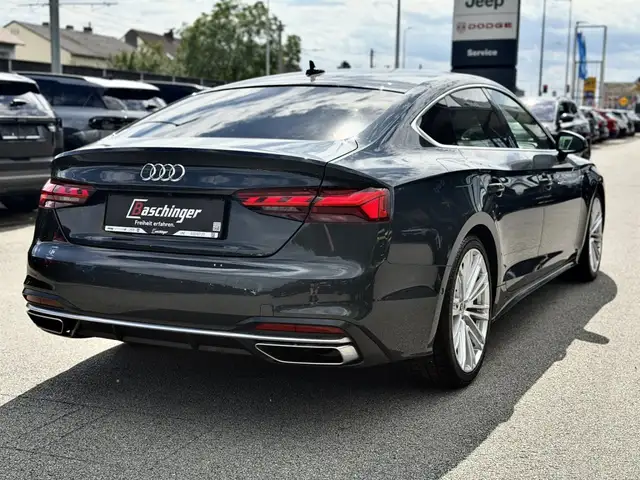 Audi A5 view 7