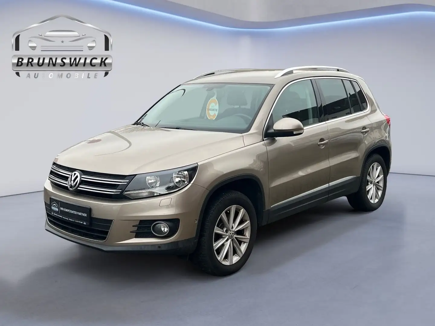 Volkswagen Tiguan Sport & Style 4Motion*DSG*MFL*NAV*SHZ*AHK Gold - 2