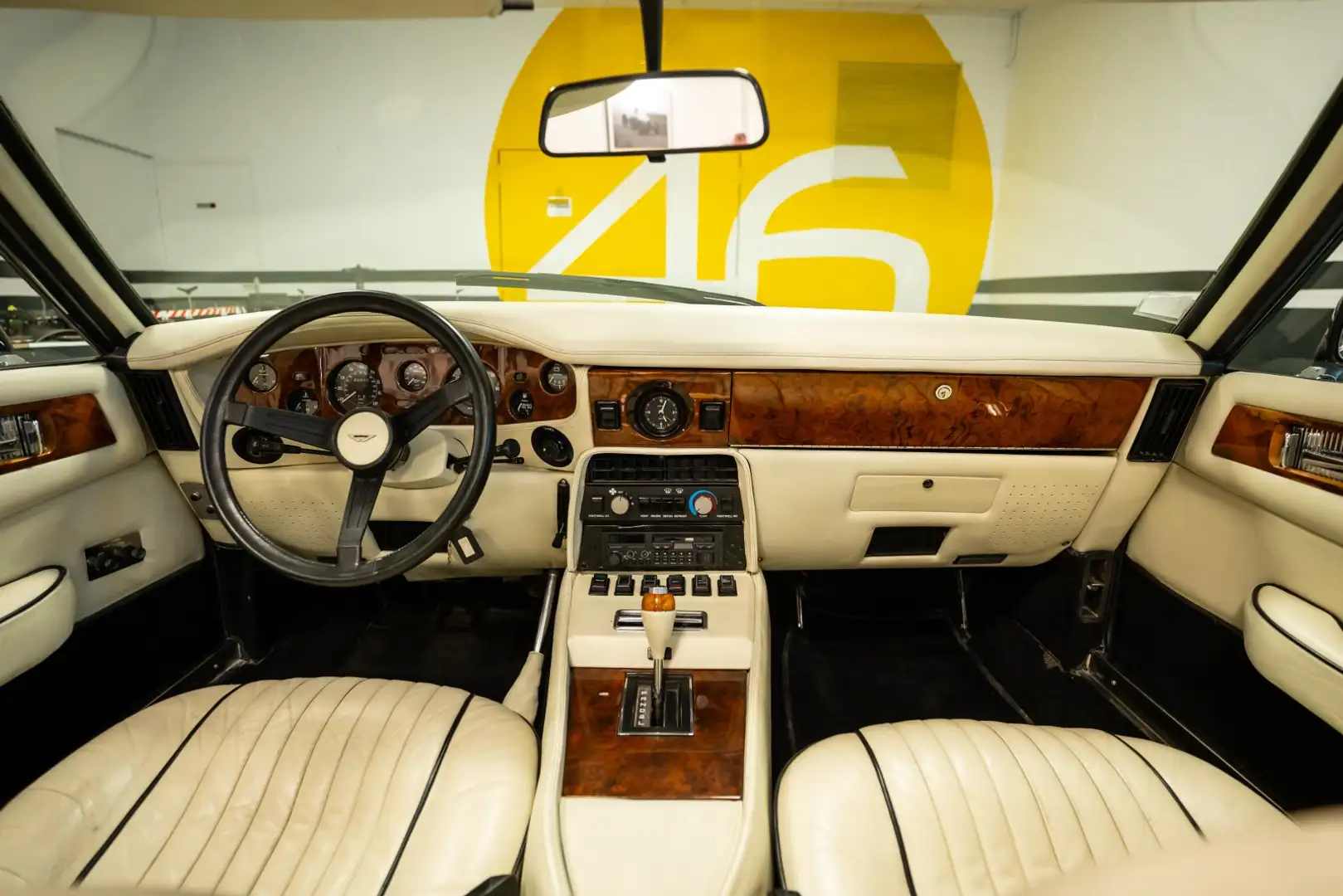 Aston Martin V8 Vantage Volante Saloon Blau - 2