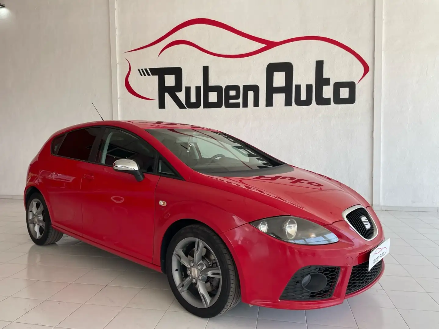 SEAT Leon 2.0TDI FR Rosso - 1