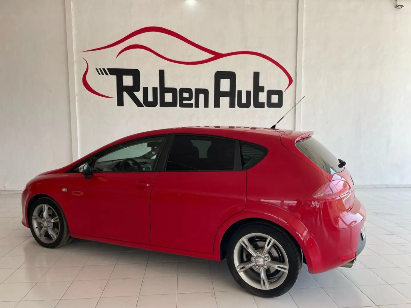 SEAT Leon 2.0TDI FR Rosso - 2