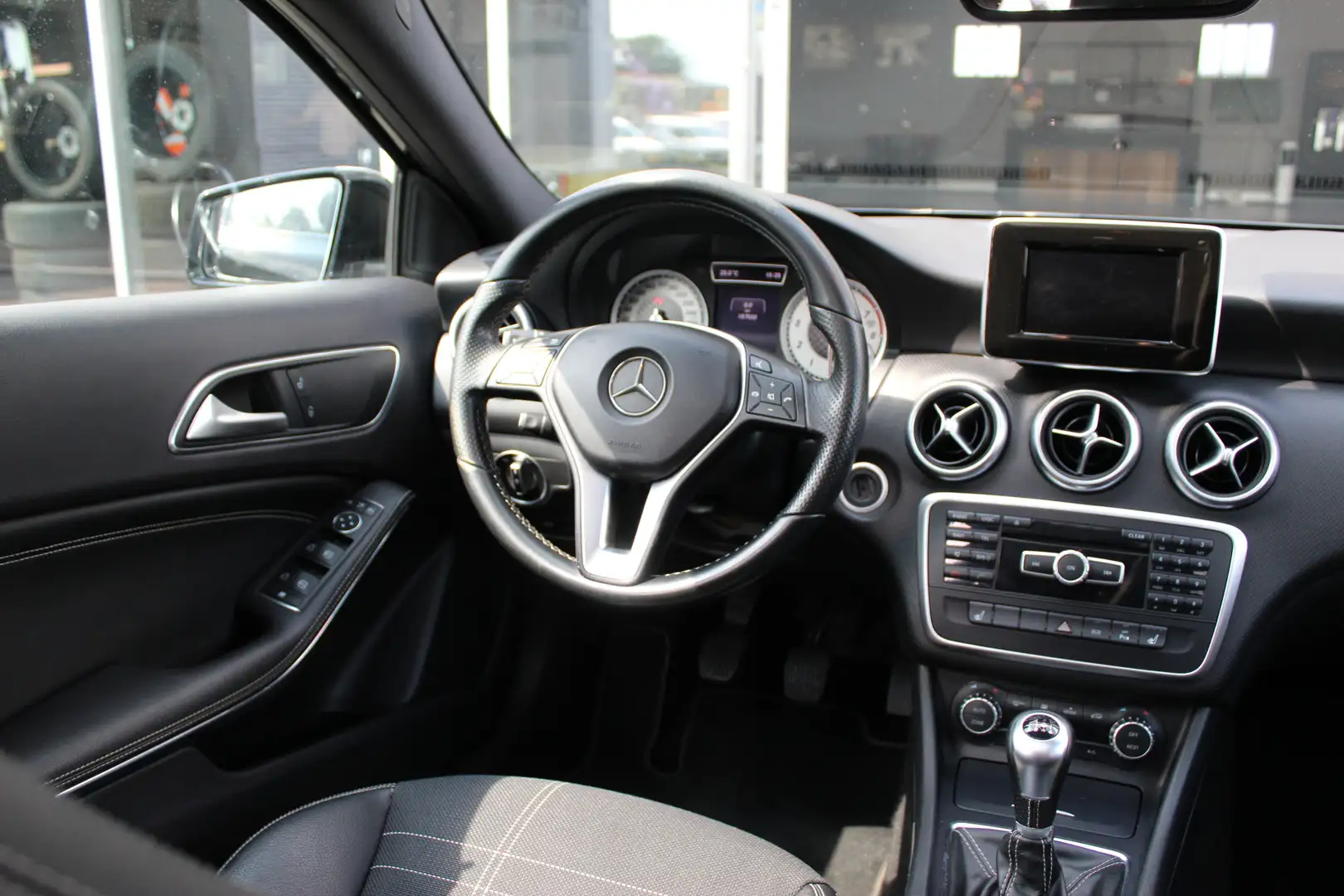 Mercedes-Benz A 200 | Cruise | Pano | Stoelver | Negru - 2