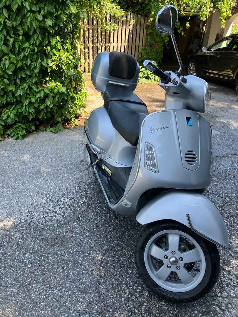 Piaggio GTS 125 Vespa Granturismo 125L Zilver - 1