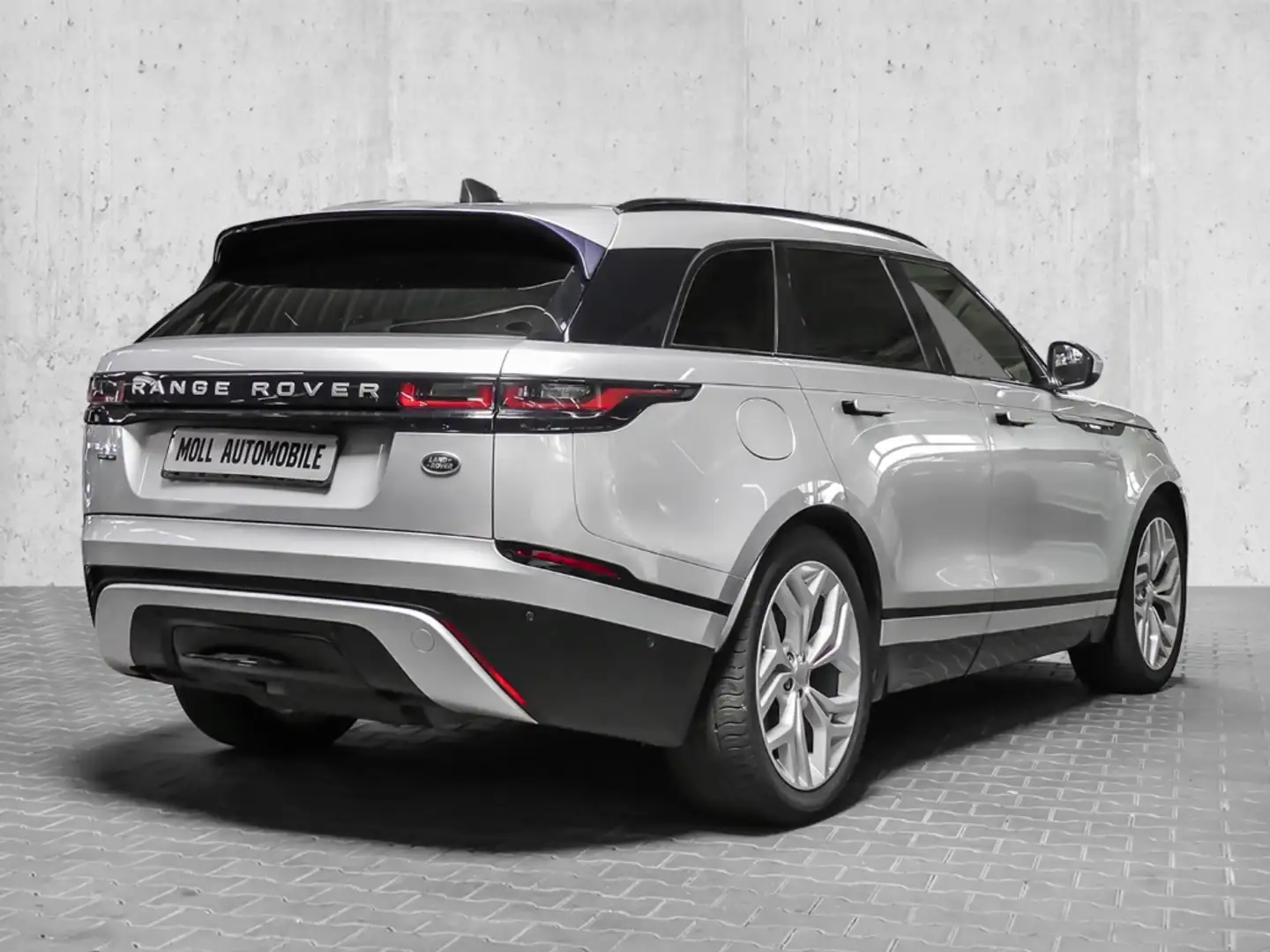 Land Rover Range Rover Velar D240 SE Allrad Luftfederung  El. Panodach Navi Led Stříbrná - 2