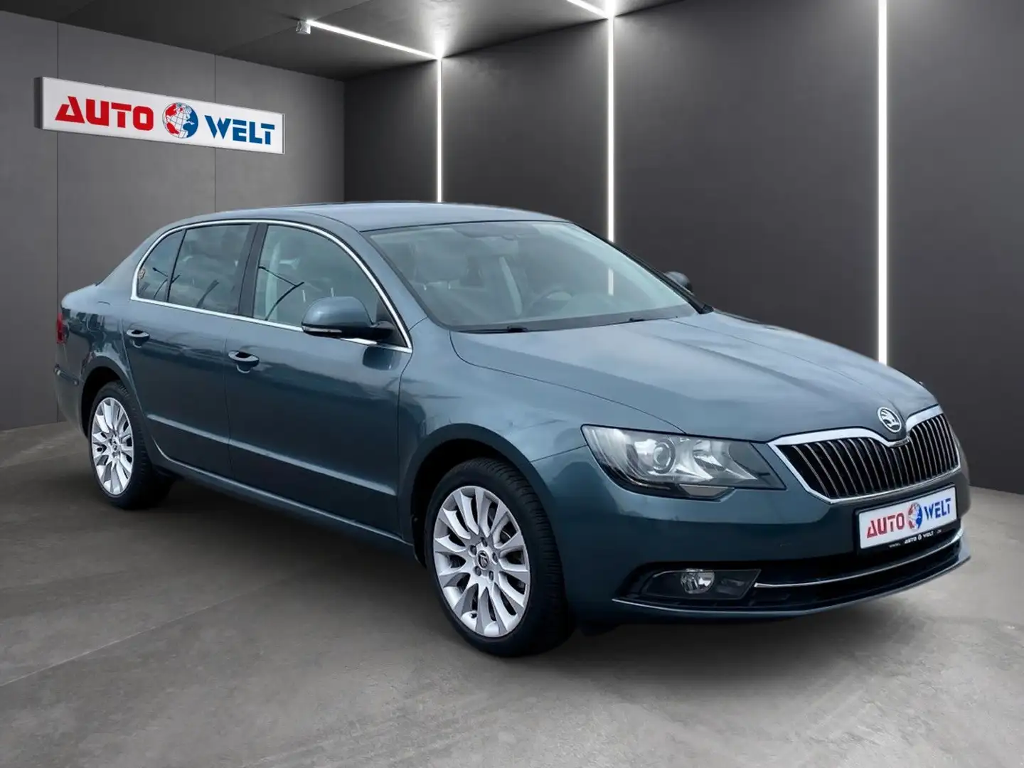 Skoda Superb 1.4 TSI Exclusive Grau - 2