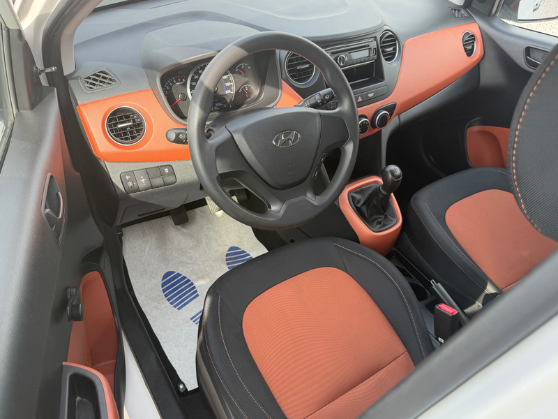 Hyundai i10 1.0i - GARANTIE 1 AN - RADIO — photo 9
