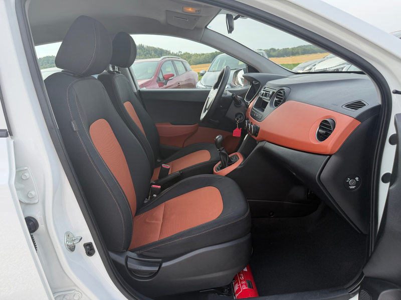 Hyundai i10 1.0i - GARANTIE 1 AN - RADIO — photo 14
