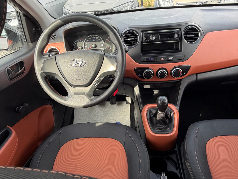 Hyundai i10 1.0i - GARANTIE 1 AN - RADIO — photo 13