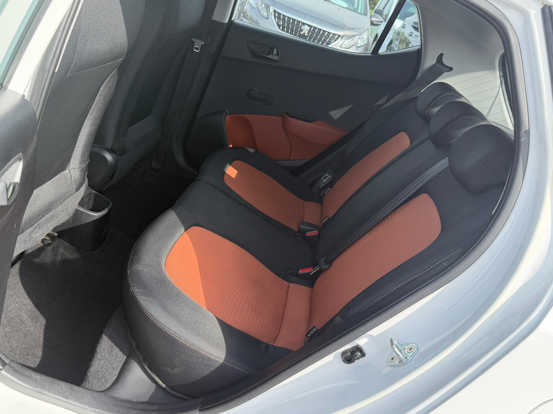 Hyundai i10 1.0i - GARANTIE 1 AN - RADIO — photo 12