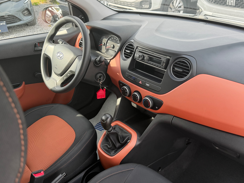 Hyundai i10 1.0i - GARANTIE 1 AN - RADIO — photo 10