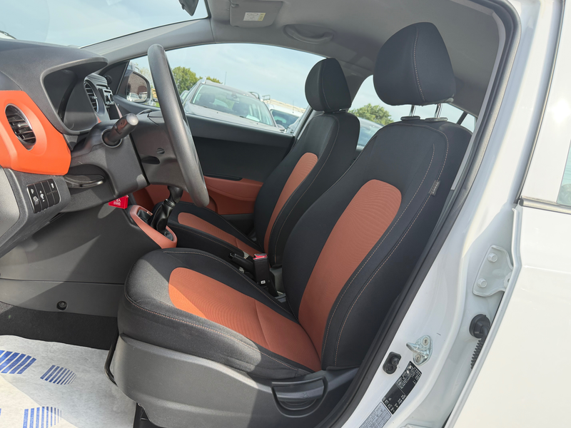 Hyundai i10 1.0i - GARANTIE 1 AN - RADIO — photo 11