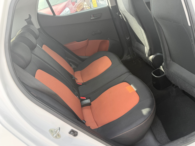Hyundai i10 1.0i - GARANTIE 1 AN - RADIO — photo 15