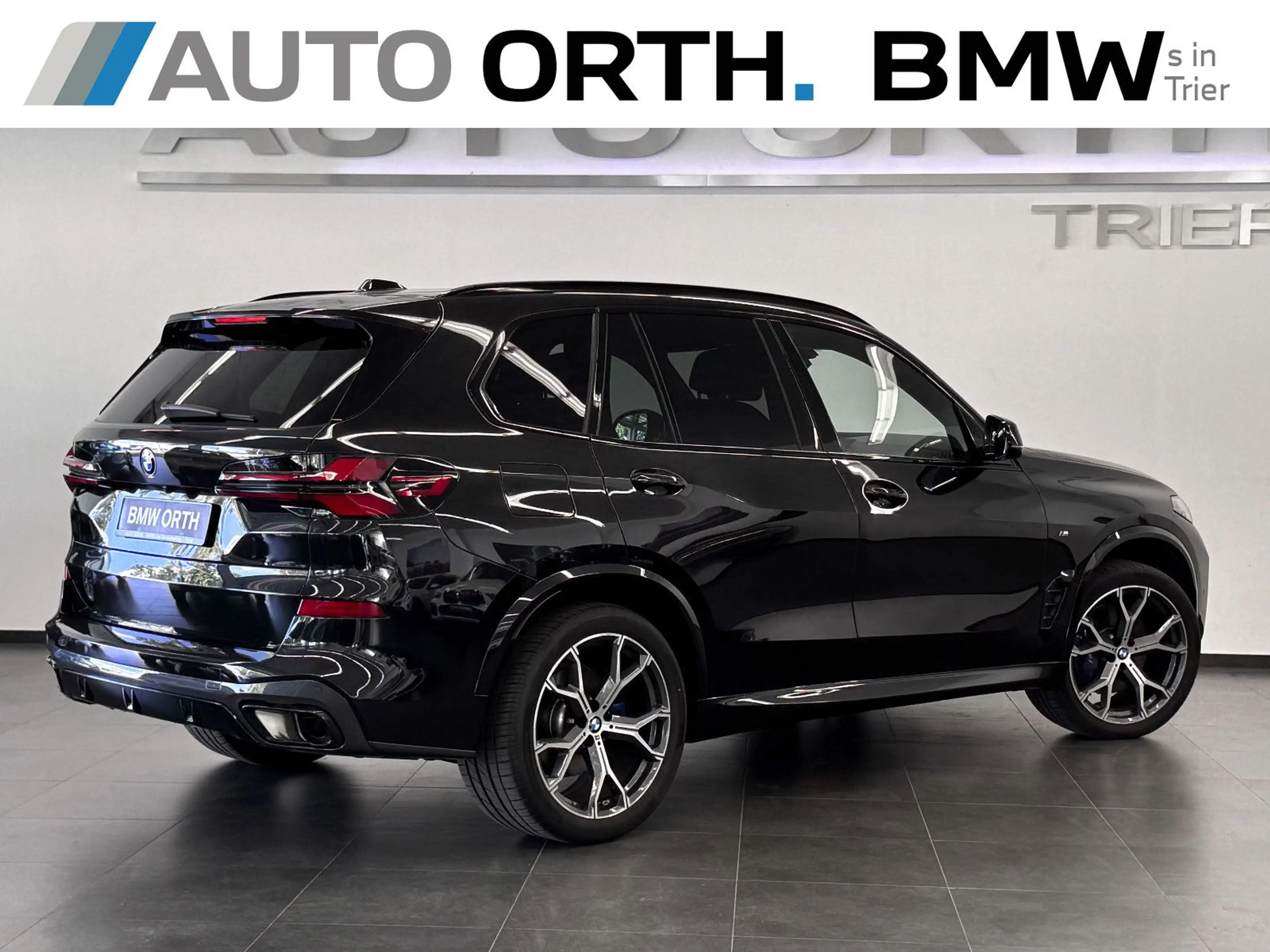 BMW X5 xDrive30d M-SPORT-PRO PANO HUD ACC AHK 360° — photo 2