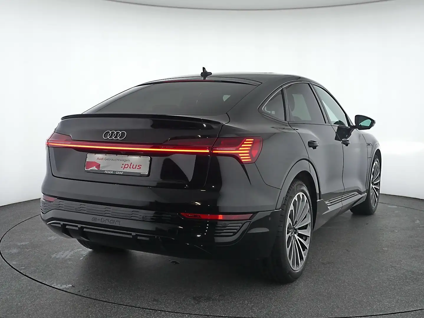 Audi Q8 e-tron Sportback 50 e-tron S Line Int Matrix,B&O,Pano,AHK Schwarz - 2
