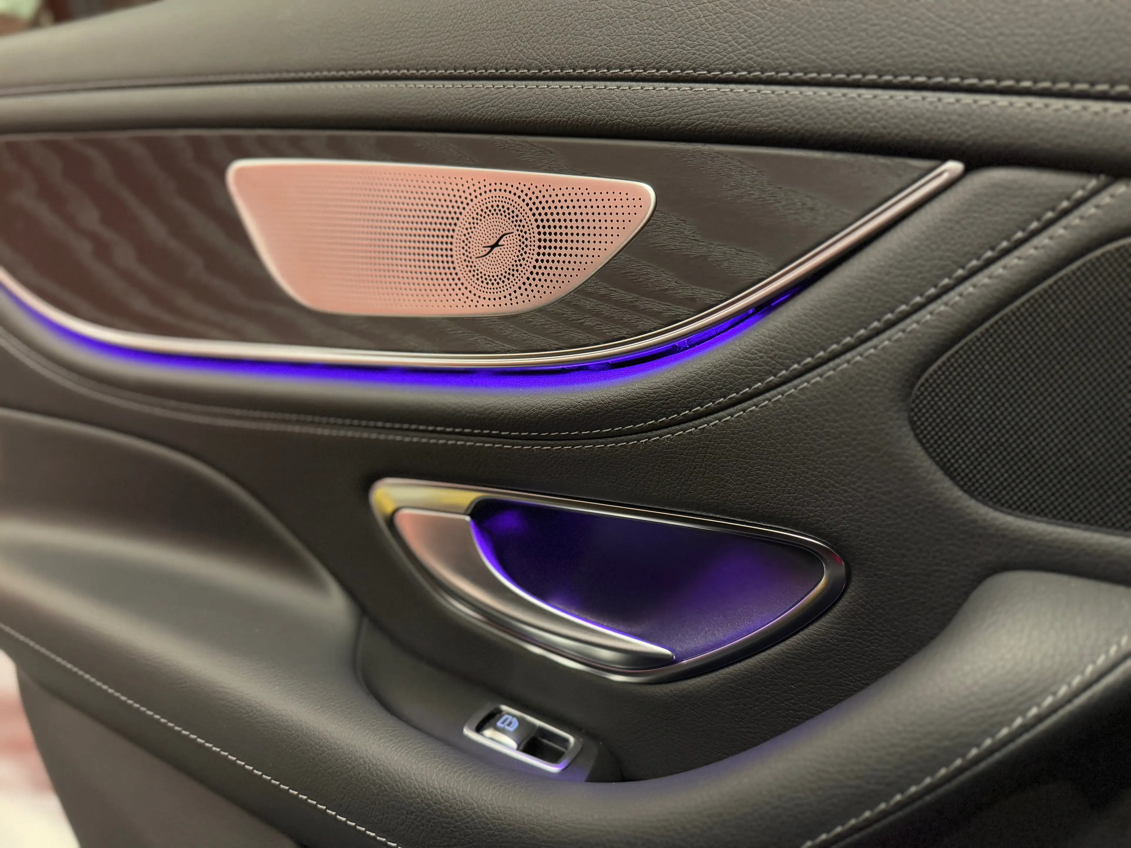 Mercedes-Benz CLS 220 CLS 220 d*AMG-Line*Schiebedach*Burmester*360°* — photo 15