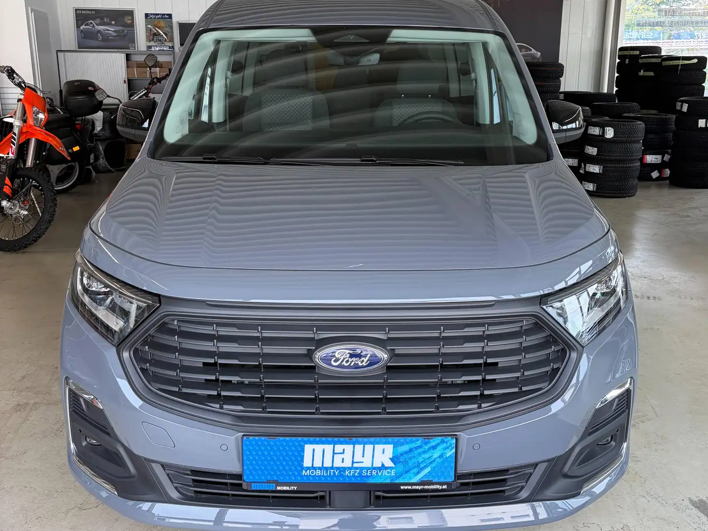 Ford Grand Tourneo Titanium, Rollstuhlgerecht Grau - 2