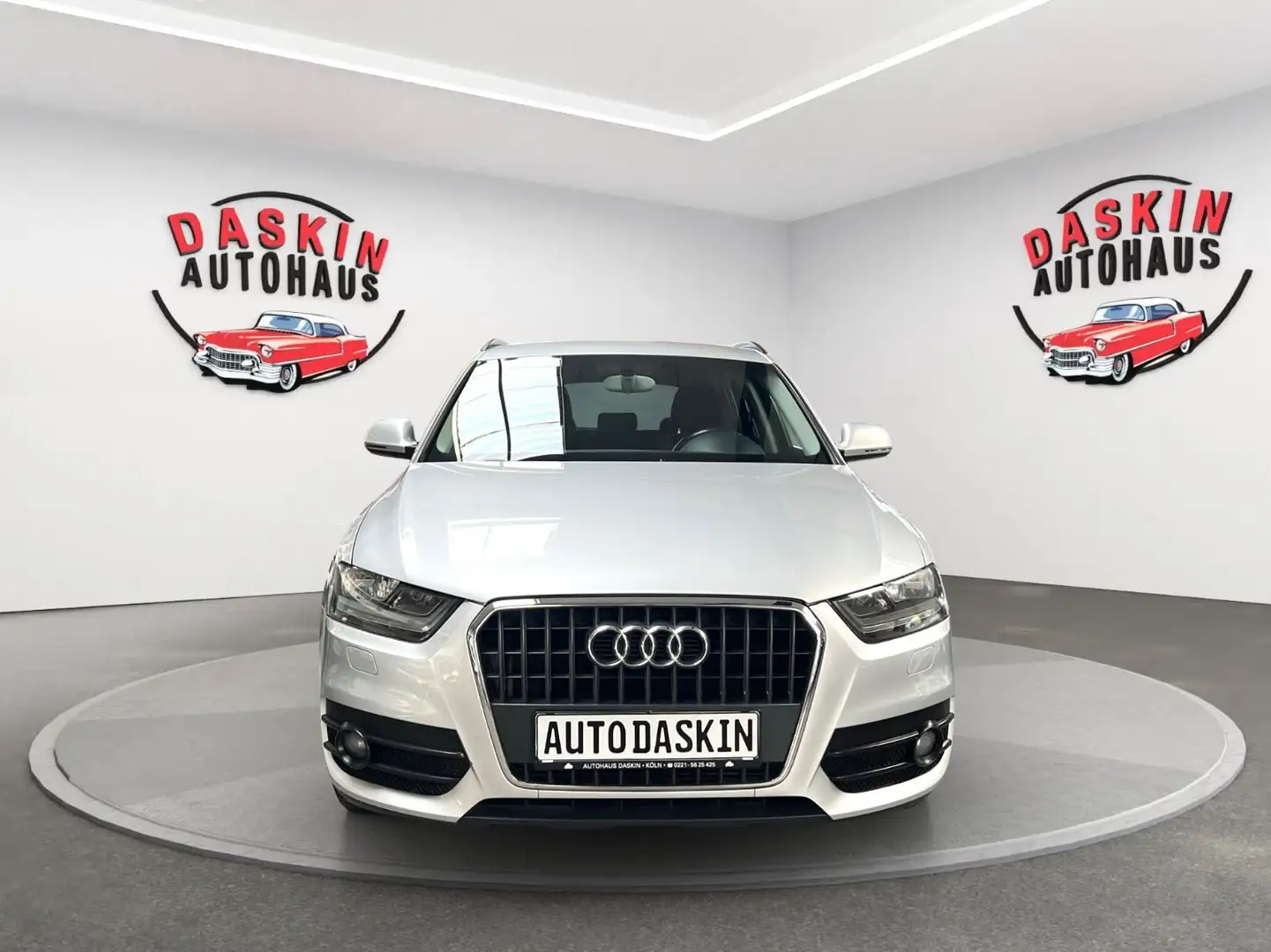 Audi Q3 2.0 TDI SCHECKHEFT/TÜV NEU Silber - 2