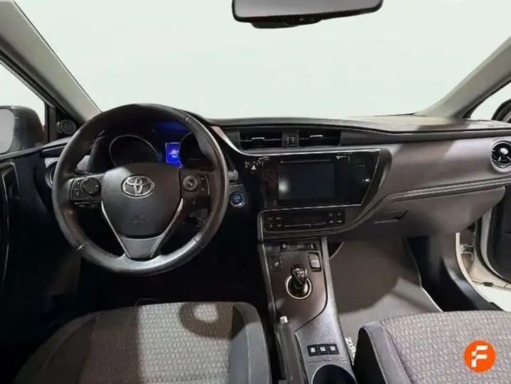 Toyota Auris 2018, foto 12