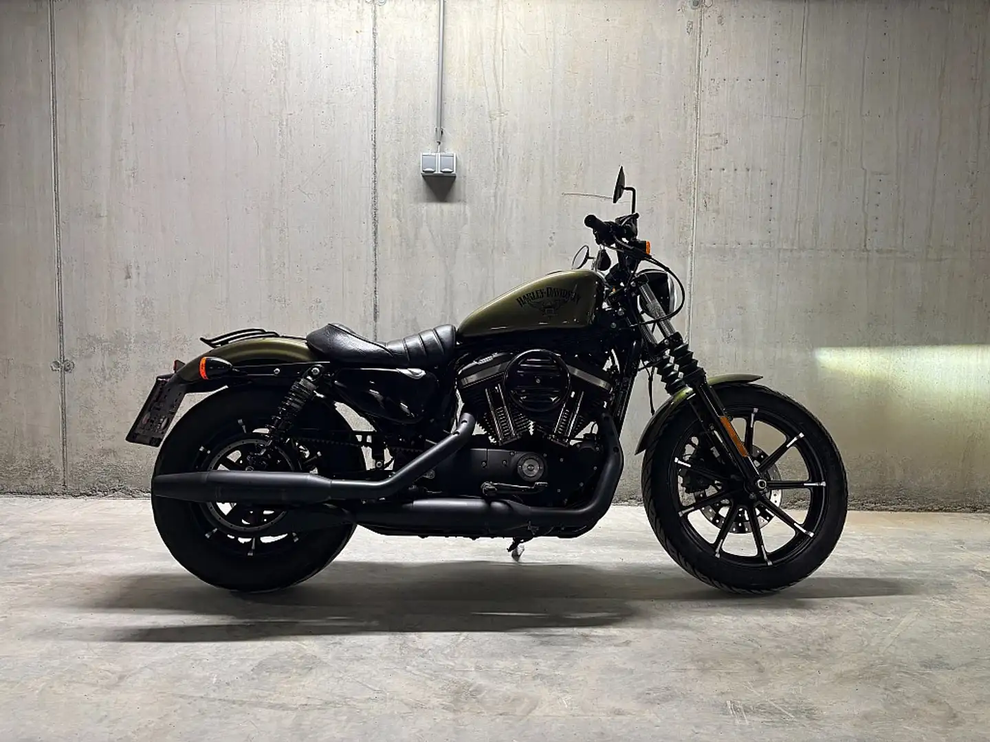 Harley-Davidson Sportster Sportster XL883N Iron - 1