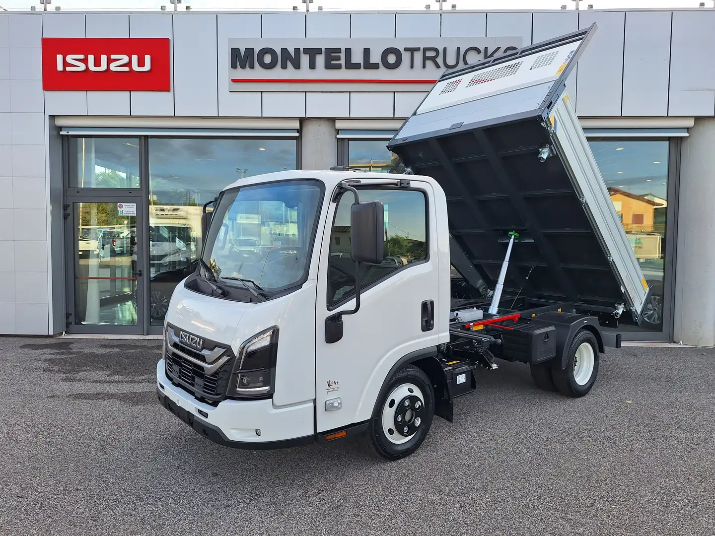 Isuzu M21 GEN2 A/T NUOVO MODELLO RIBALTABILE TRILATREALE Bianco - 1