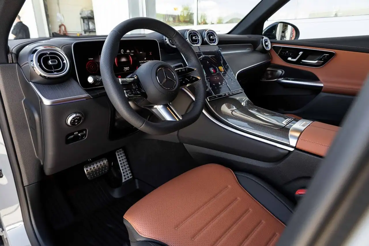 Mercedes-Benz GLC снимка Mercedes-Benz GLC