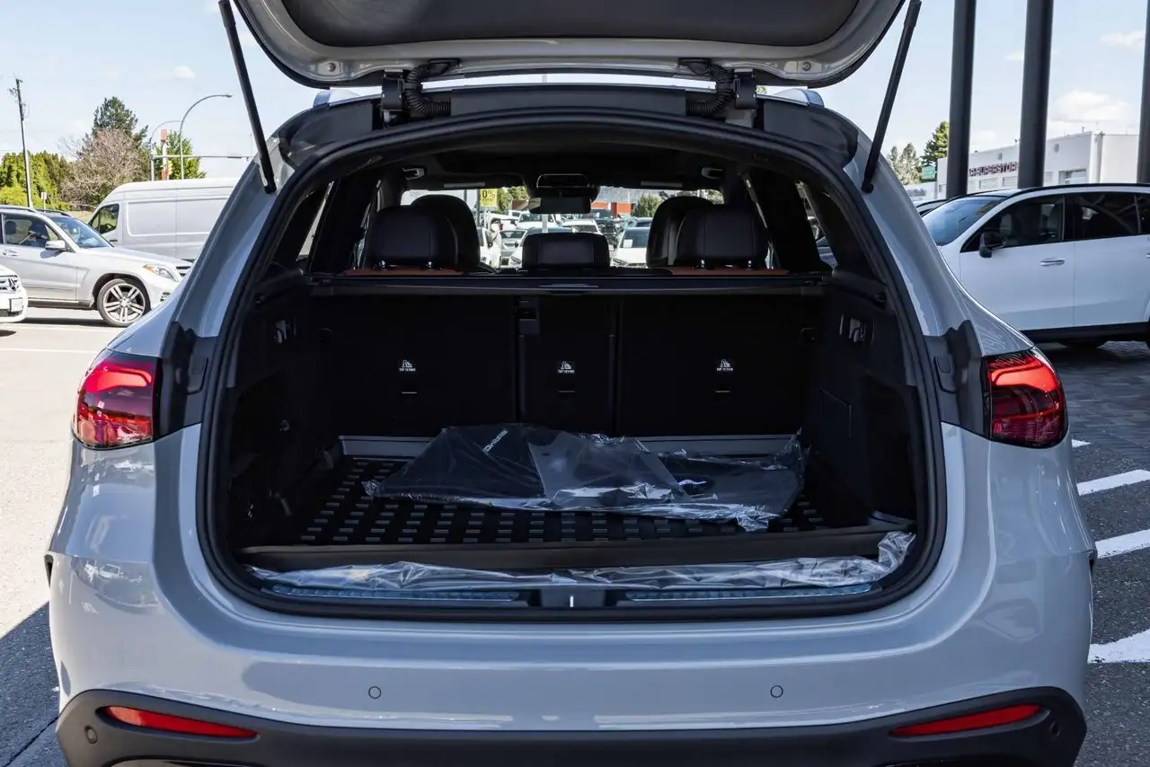 Mercedes-Benz GLC снимка Mercedes-Benz GLC