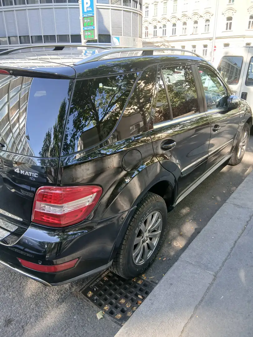 Mercedes-Benz ML 300 ML 300 CDI BlueEfficiency 4MATIC Aut. DPF Schwarz - 2