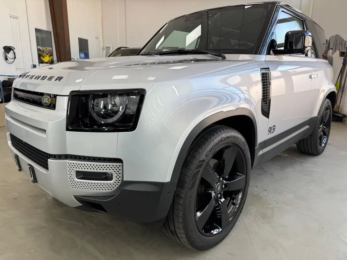 Land Rover Defender 90 SE D200 AWD,Faltdach, 22", Luftfede. Silber - 2
