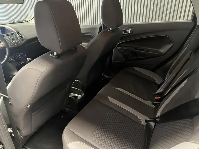 Ford Fiesta view 24