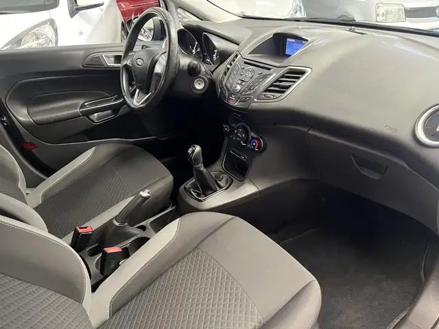 Ford Fiesta view 27