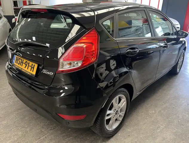 Ford Fiesta view 9