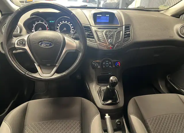 Ford Fiesta view 12
