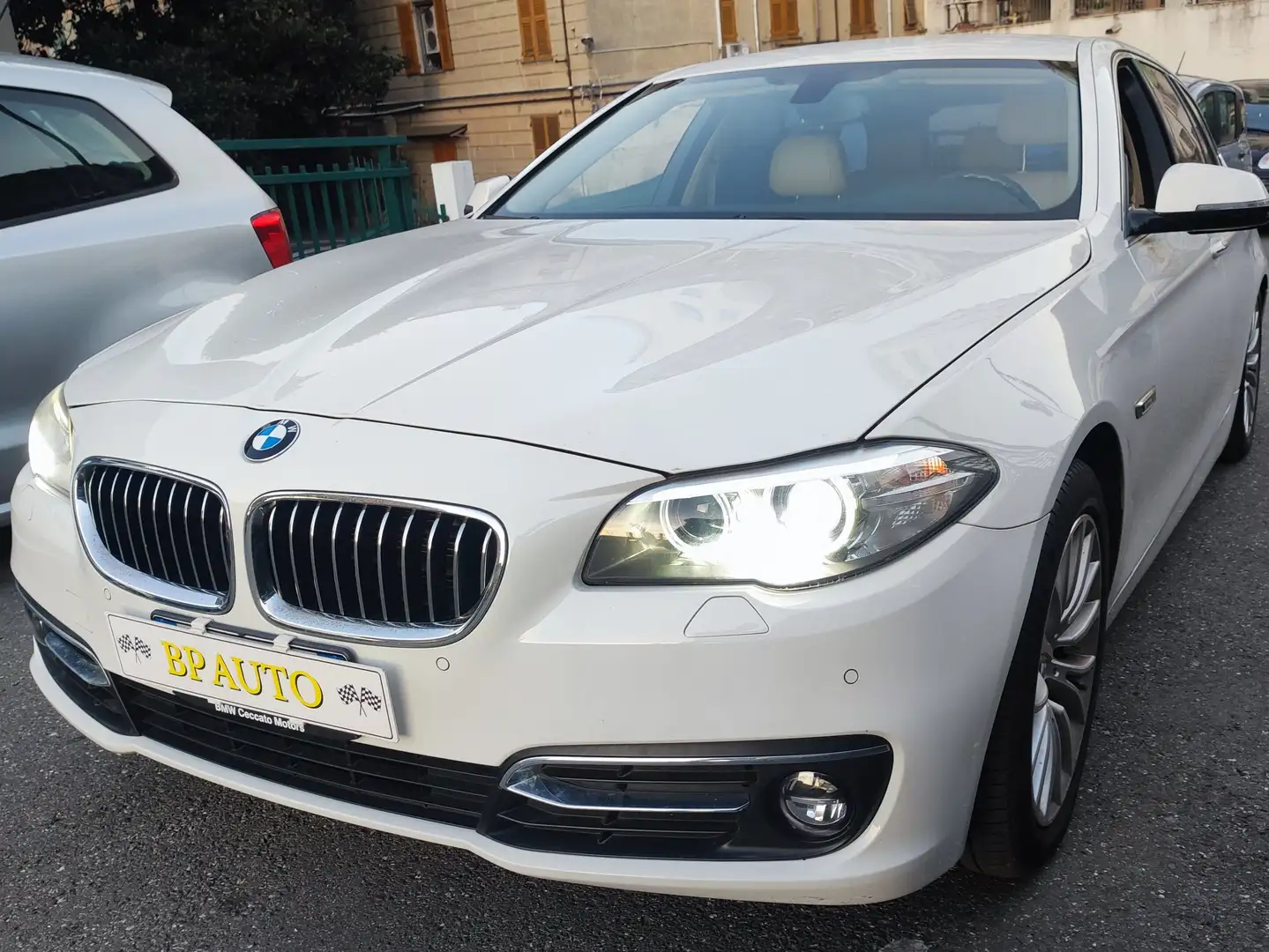BMW 520 520d Touring Luxury 190cv Blanco - 1