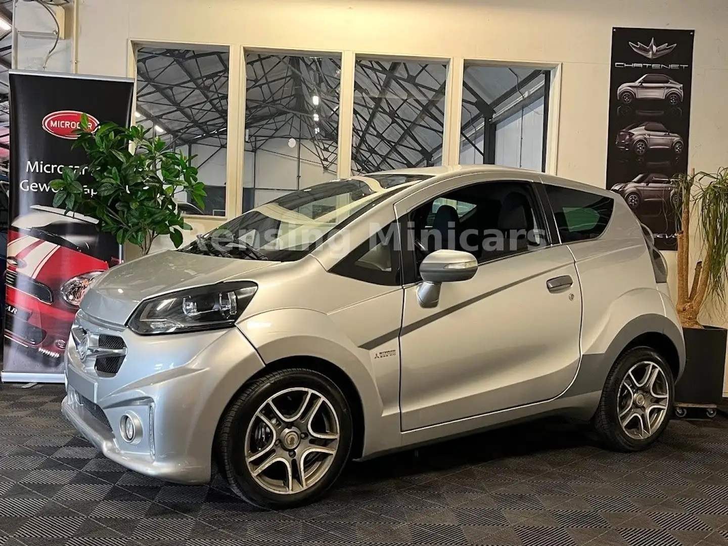 Casalini M14 Mitsubishi XXL Mopedauto Microcar 45 KM Stříbrná - 1