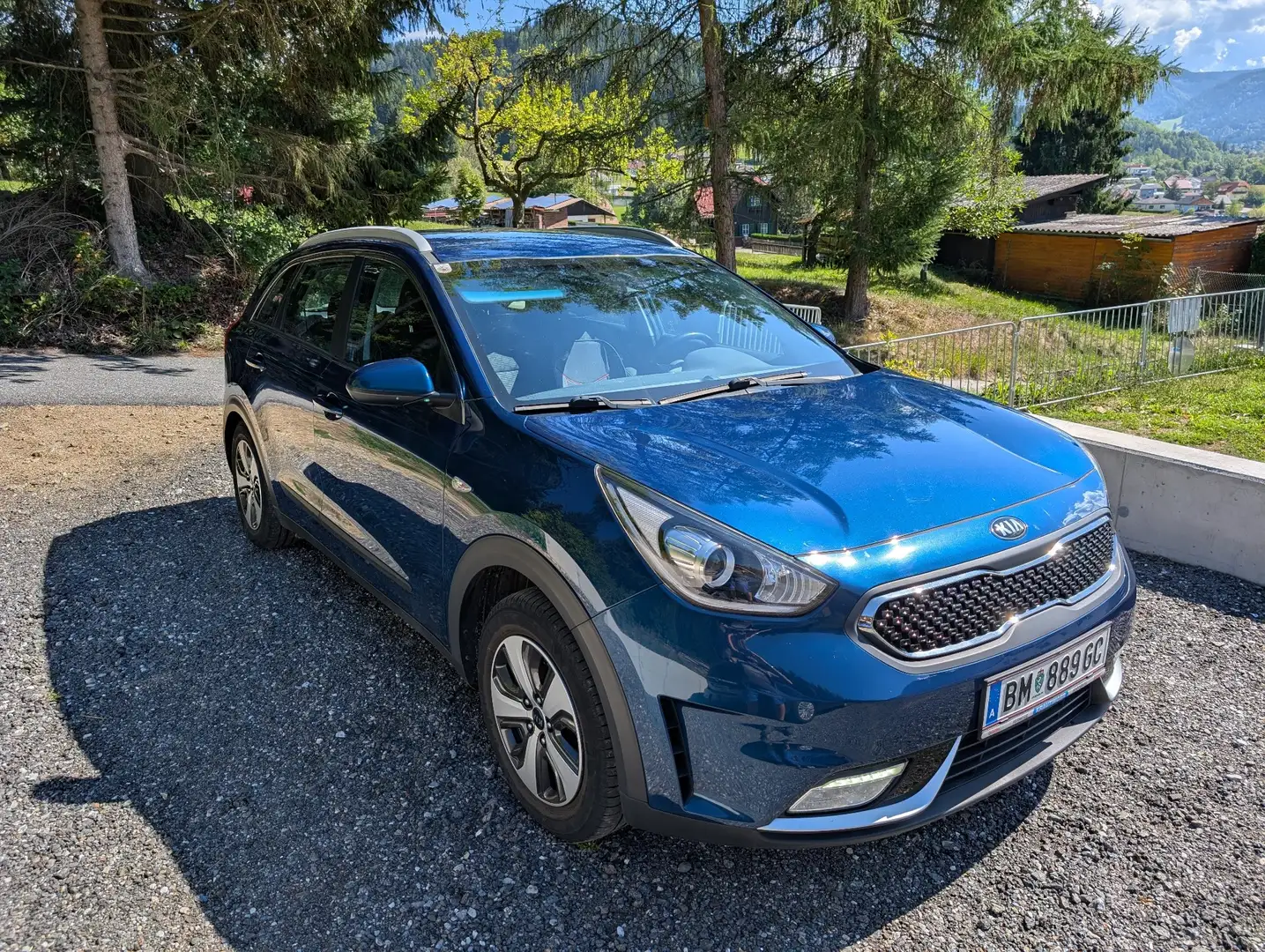 Kia Niro 1,6 GDI Hybrid Silber DCT - 1