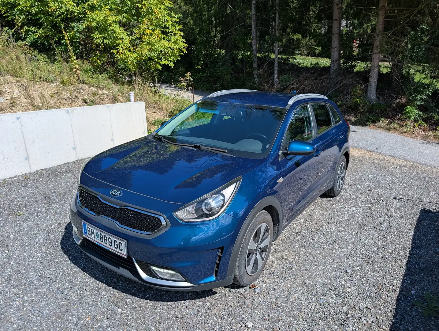 Kia Niro 1,6 GDI Hybrid Silber DCT - 2