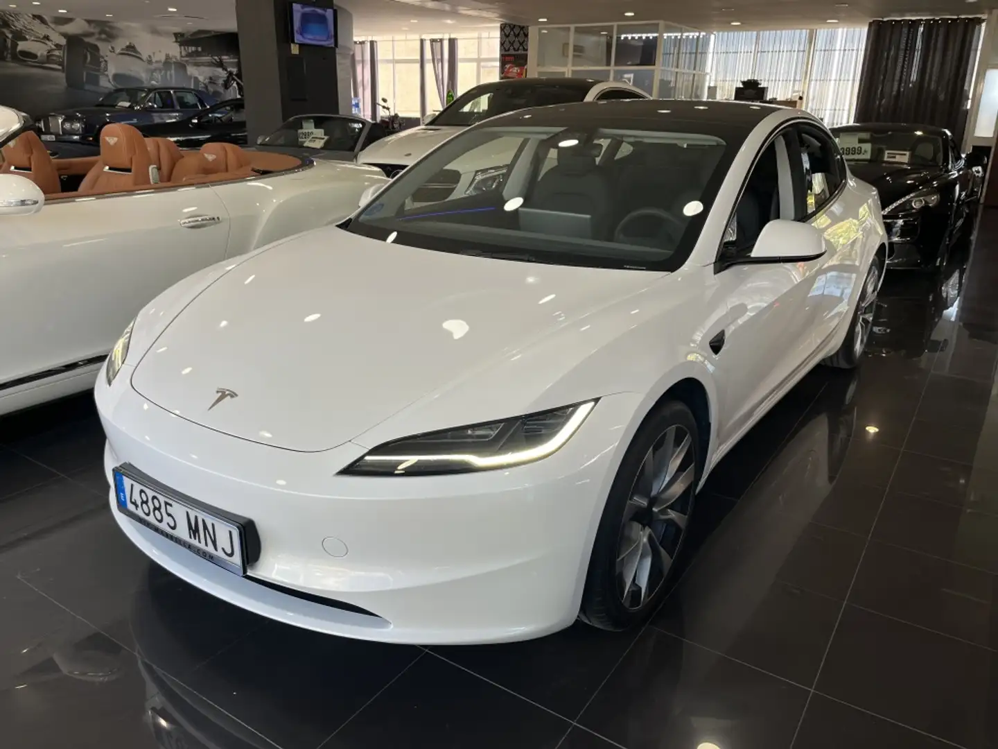 Tesla Model 3 Long-Range Dual Motor AWD Blanc - 1